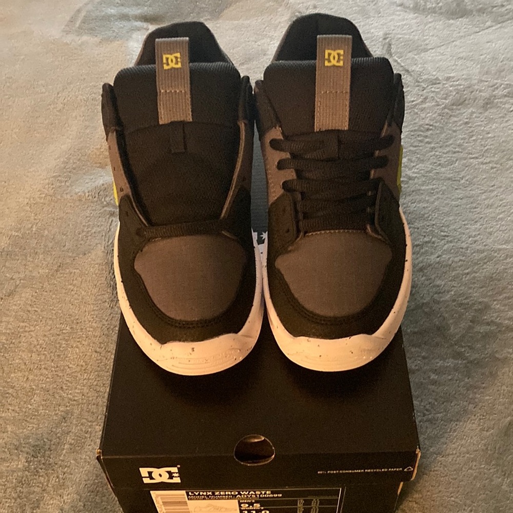 DC Shoes, Size 9.5